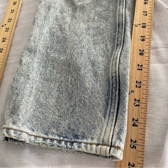 Abercrombie & Fitch High Rise Mom Jean Acid Wash size 28‎ / 6R - Picture 5 of 7
